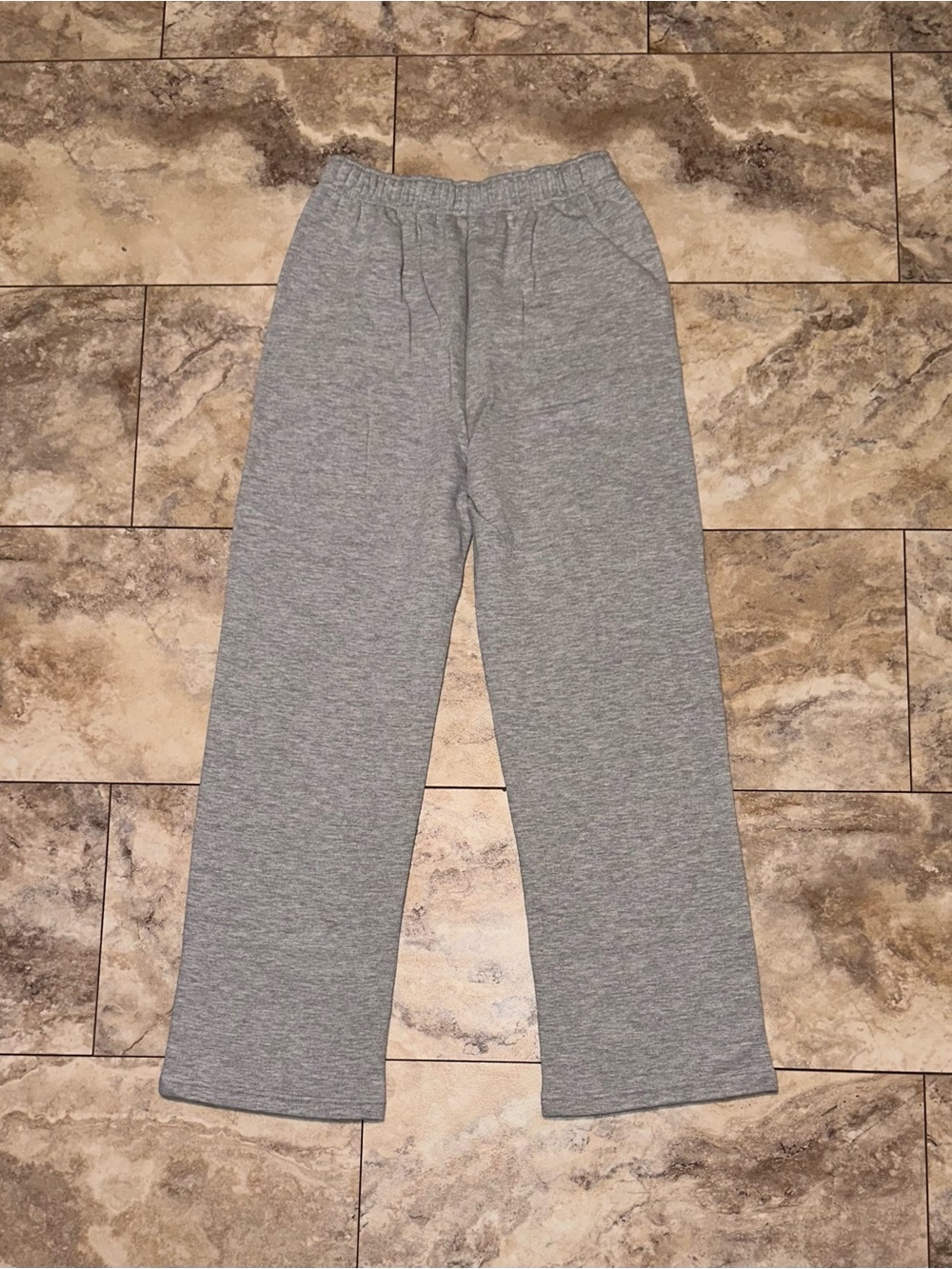 Alo Yoga Accolade Straight Leg Sweatpants Athletic Heather Grey Size Small - Picture 2 of 11